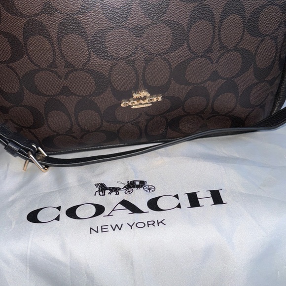 Coach Signature Brown and Black Shoulder Bag with duster - Picture 2 of 6